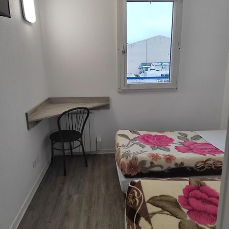 Alpha Hotel Bouafle Bagian luar foto
