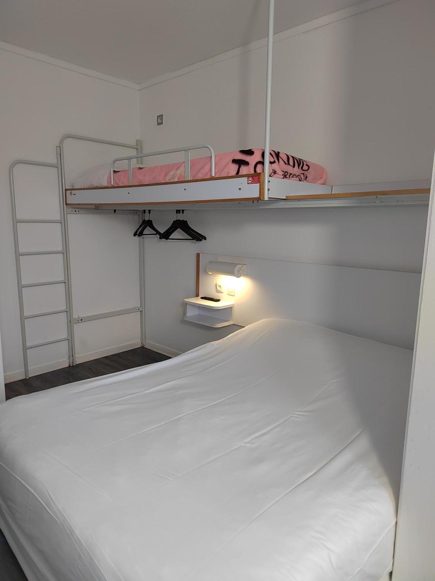 Alpha Hotel Bouafle Bagian luar foto