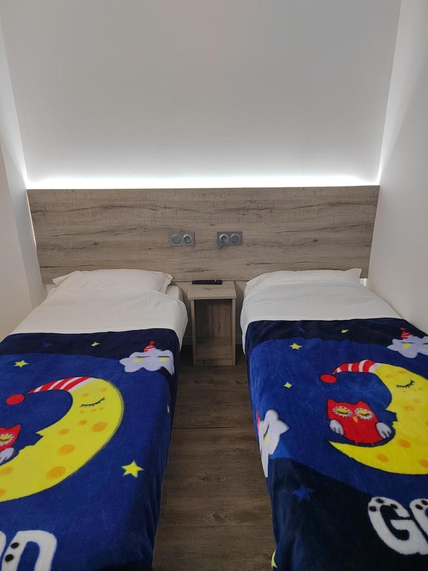 Alpha Hotel Bouafle Bagian luar foto