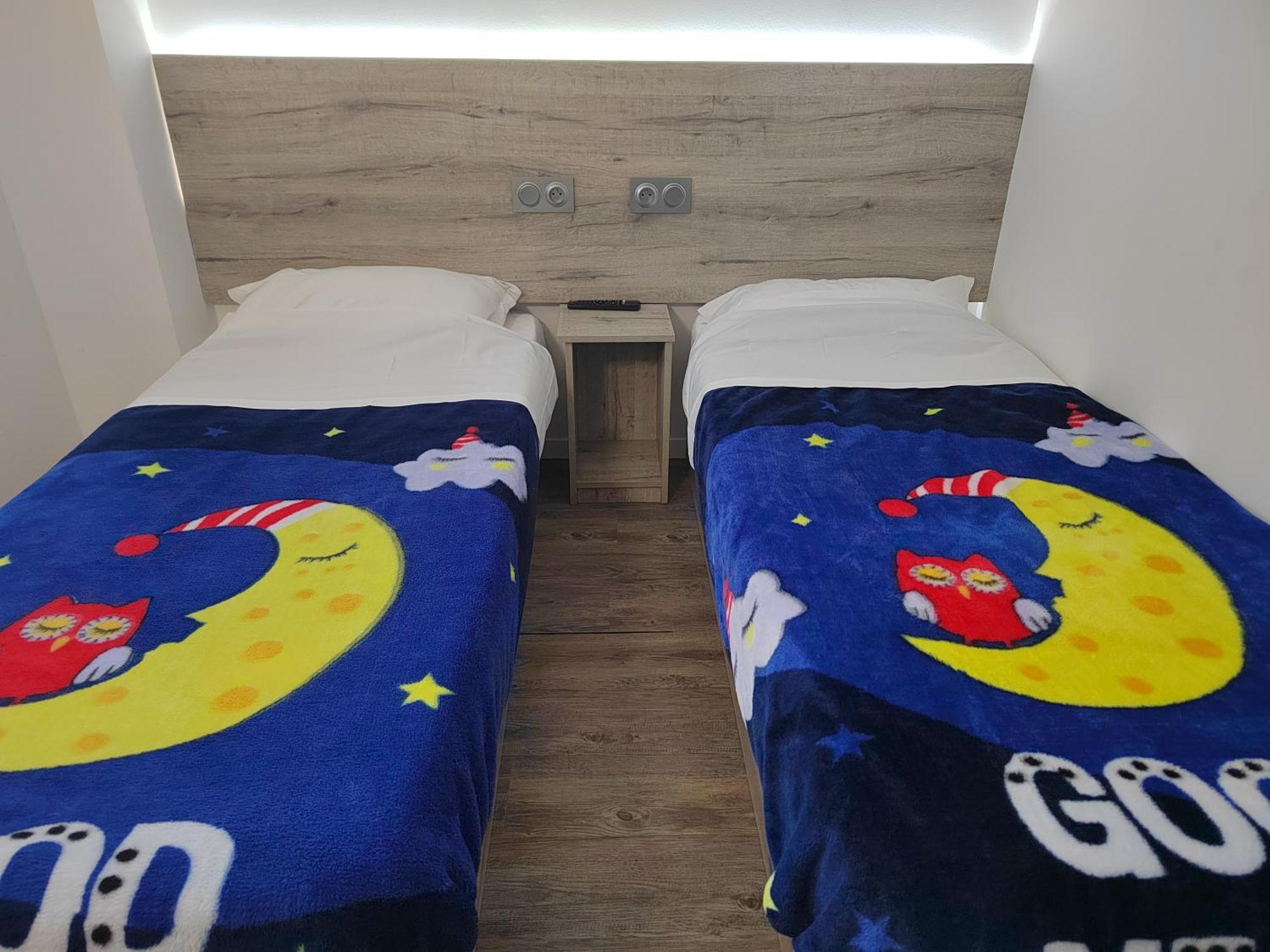 Alpha Hotel Bouafle Bagian luar foto