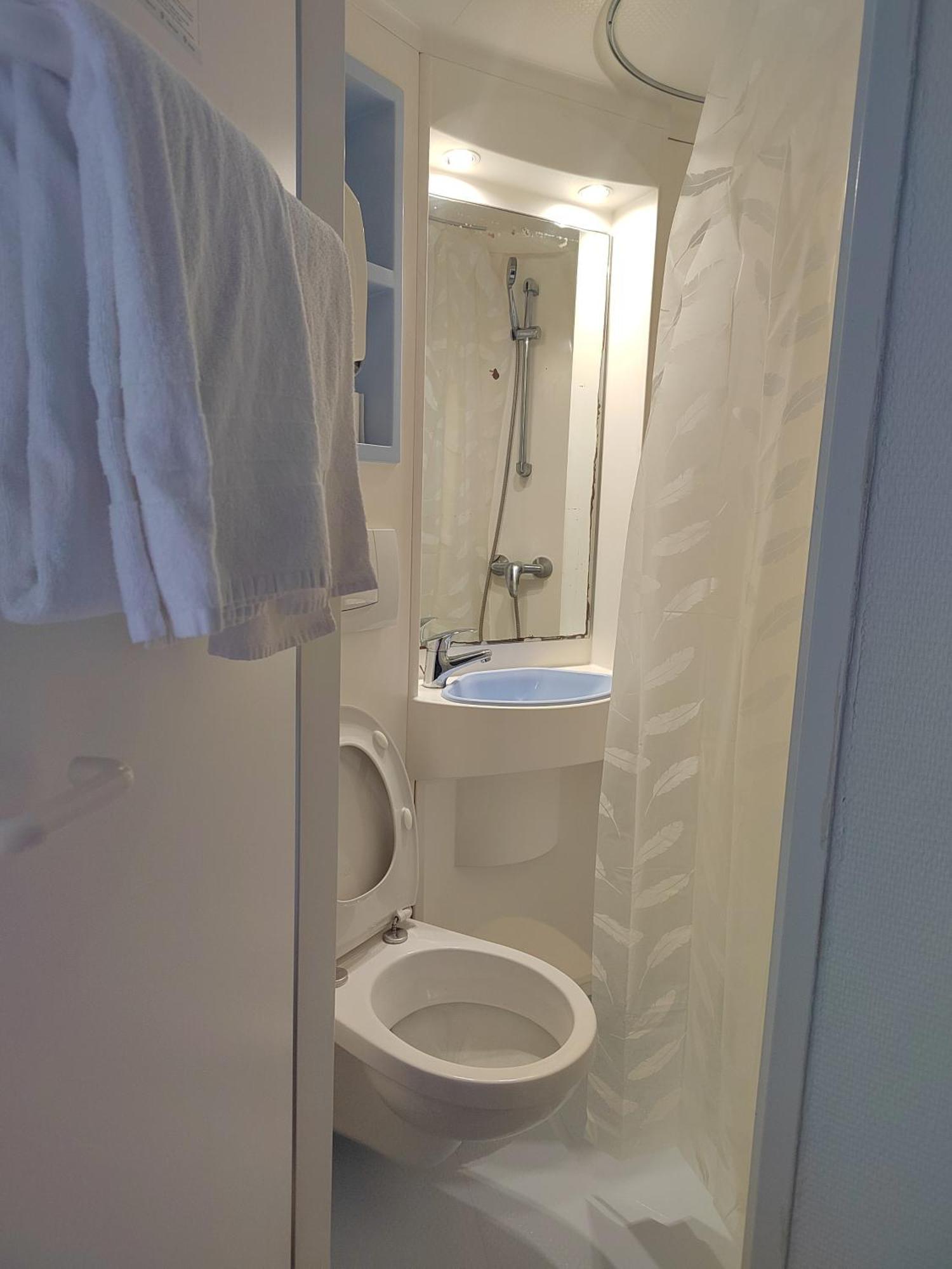 Alpha Hotel Bouafle Bagian luar foto